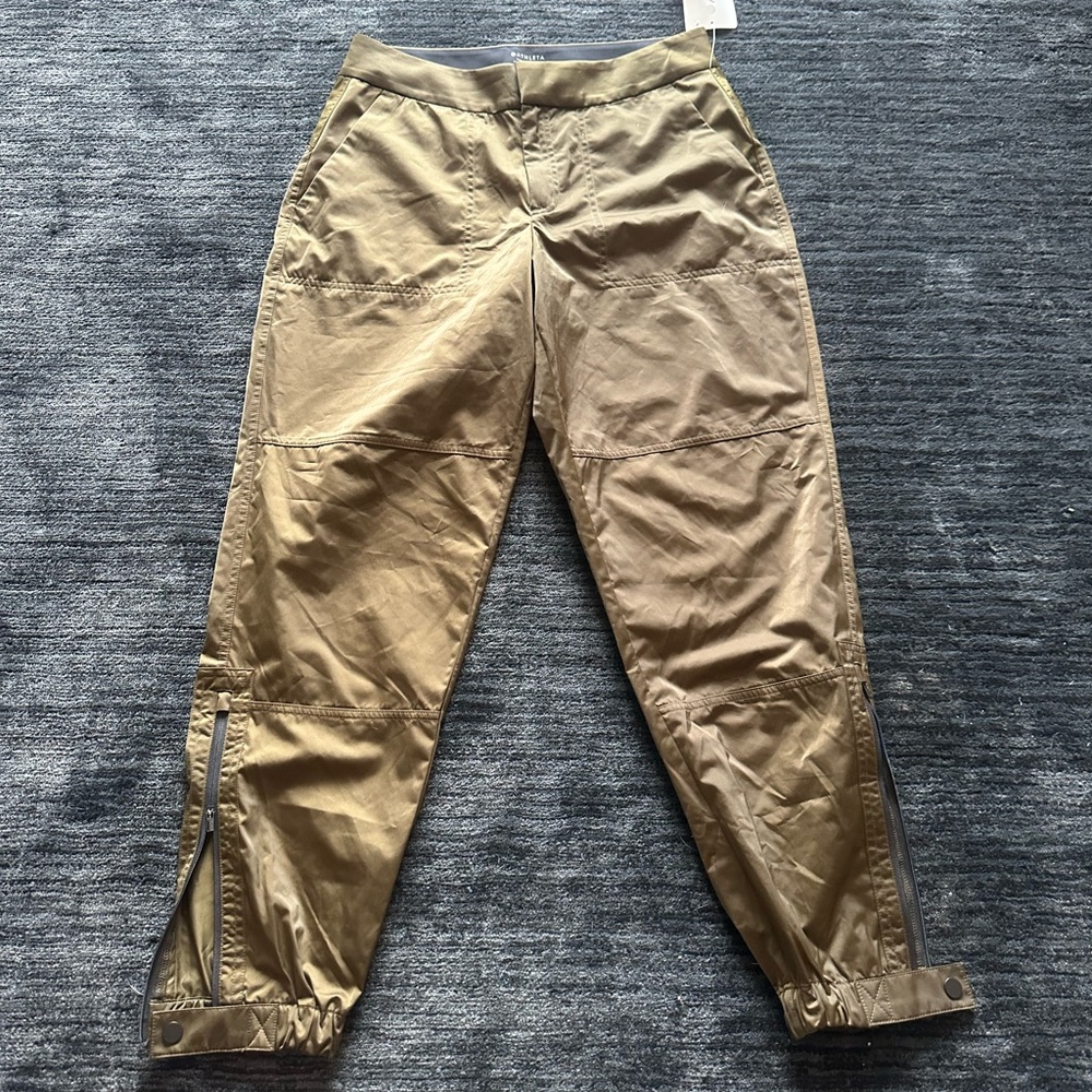 Athleta woman’s Olive Cargo Pants
